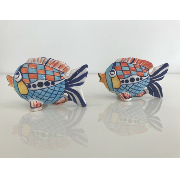 SALT AND PEPPER HAND PAINTED FISH SHAKERS NWOTS! - Picture 10 of 16